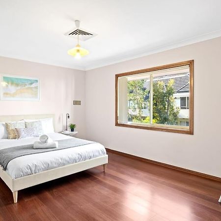 Tranquil Queen Room - Nearby Transport And Stores - Shared Bathroom Pymble Eksteriør billede